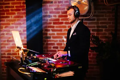 Pilawski Piotr - Alternatywny DJ & Konferansjer